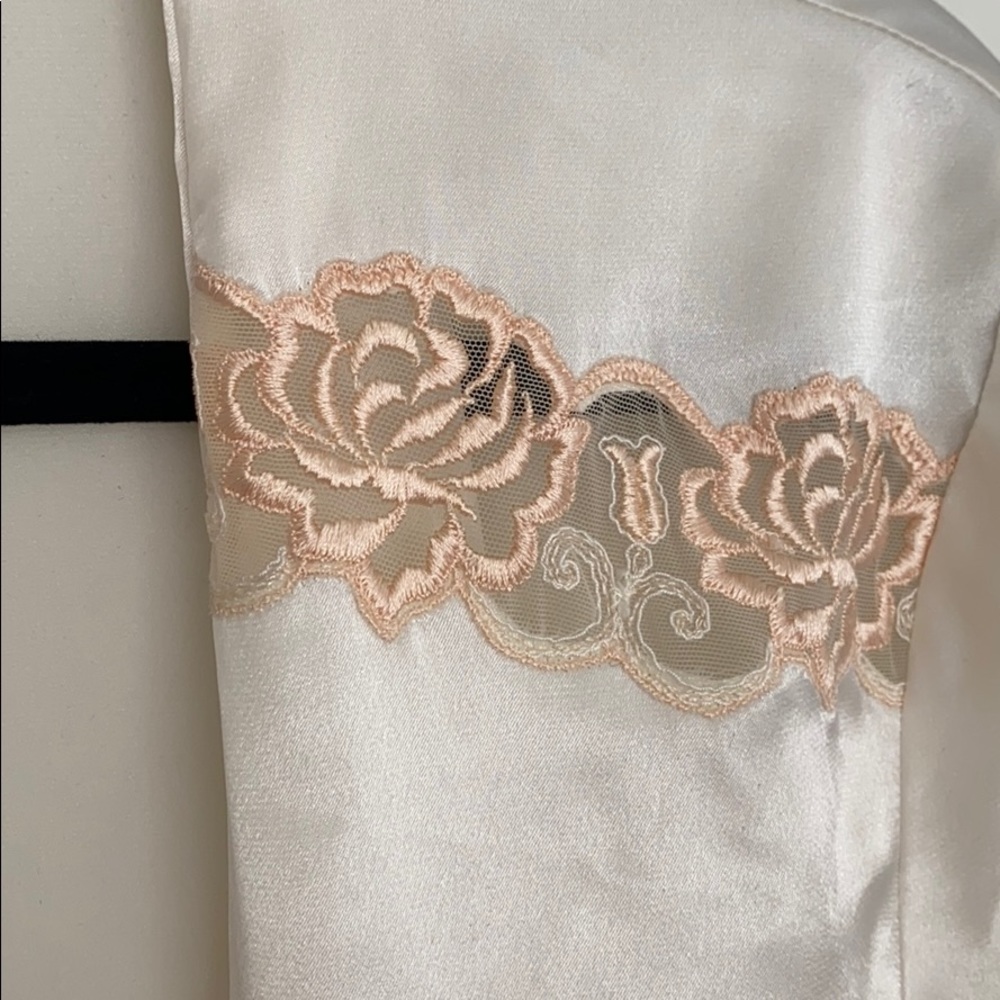 Silk Robe - Picture 7 of 11